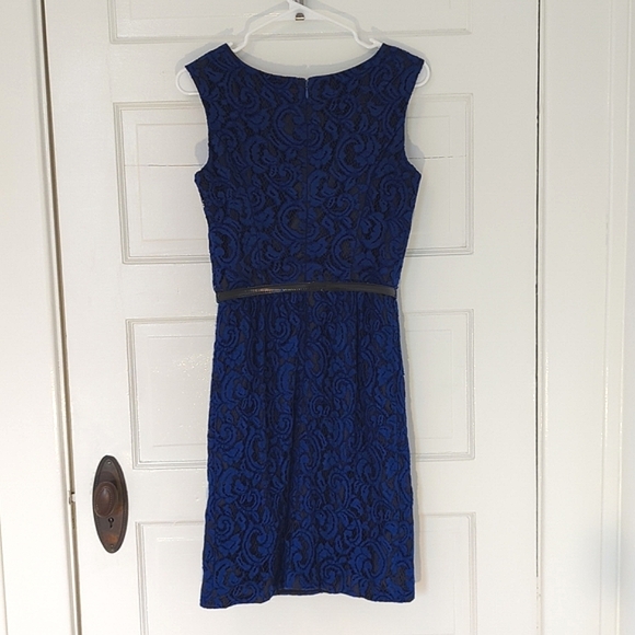Ellen Tracy sz 2 blue on black lace sleeveless midi dress - Picture 2 of 8